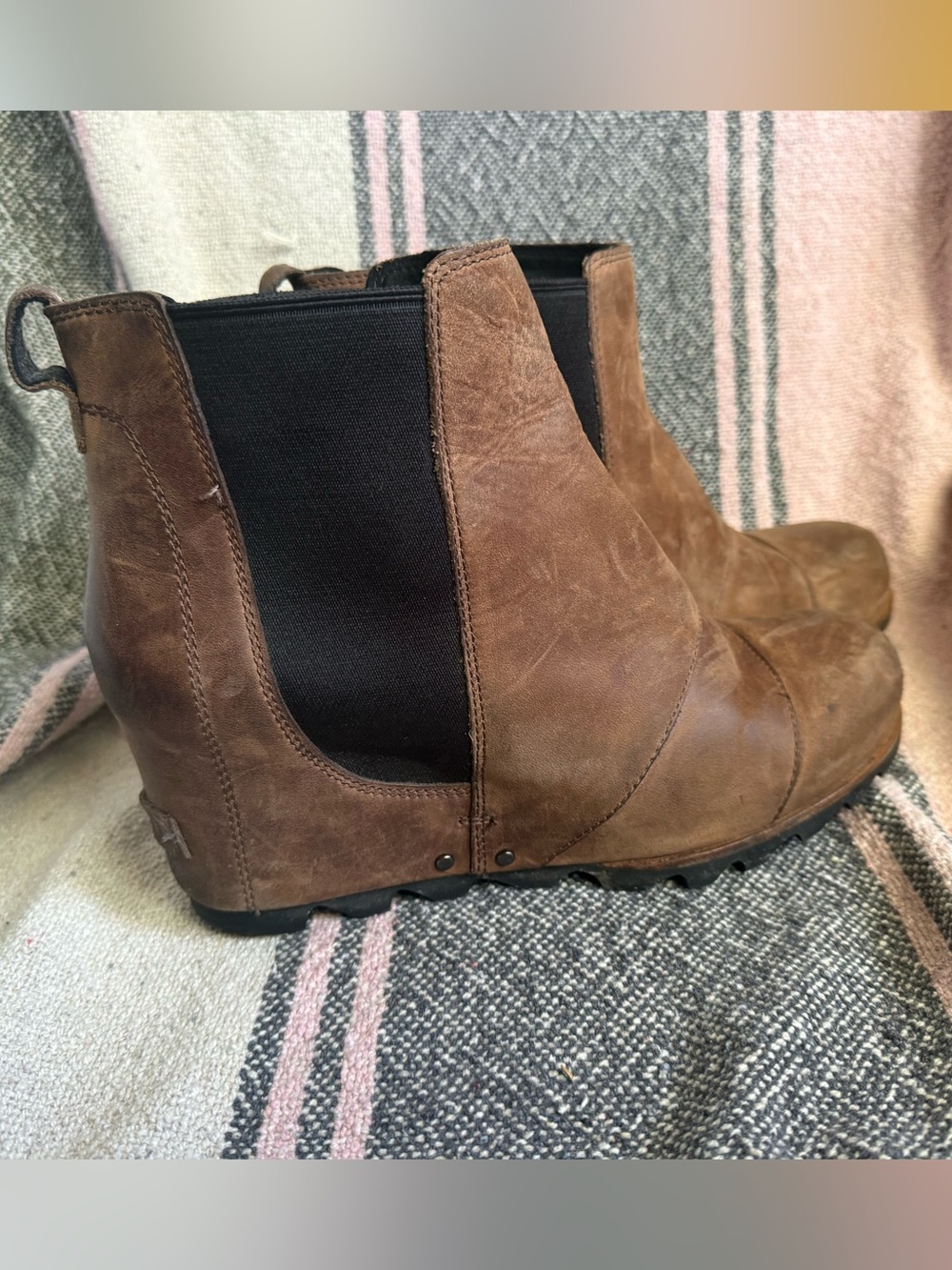 Sorel - Wedge Brown Leather Chelsea Ankle Boots